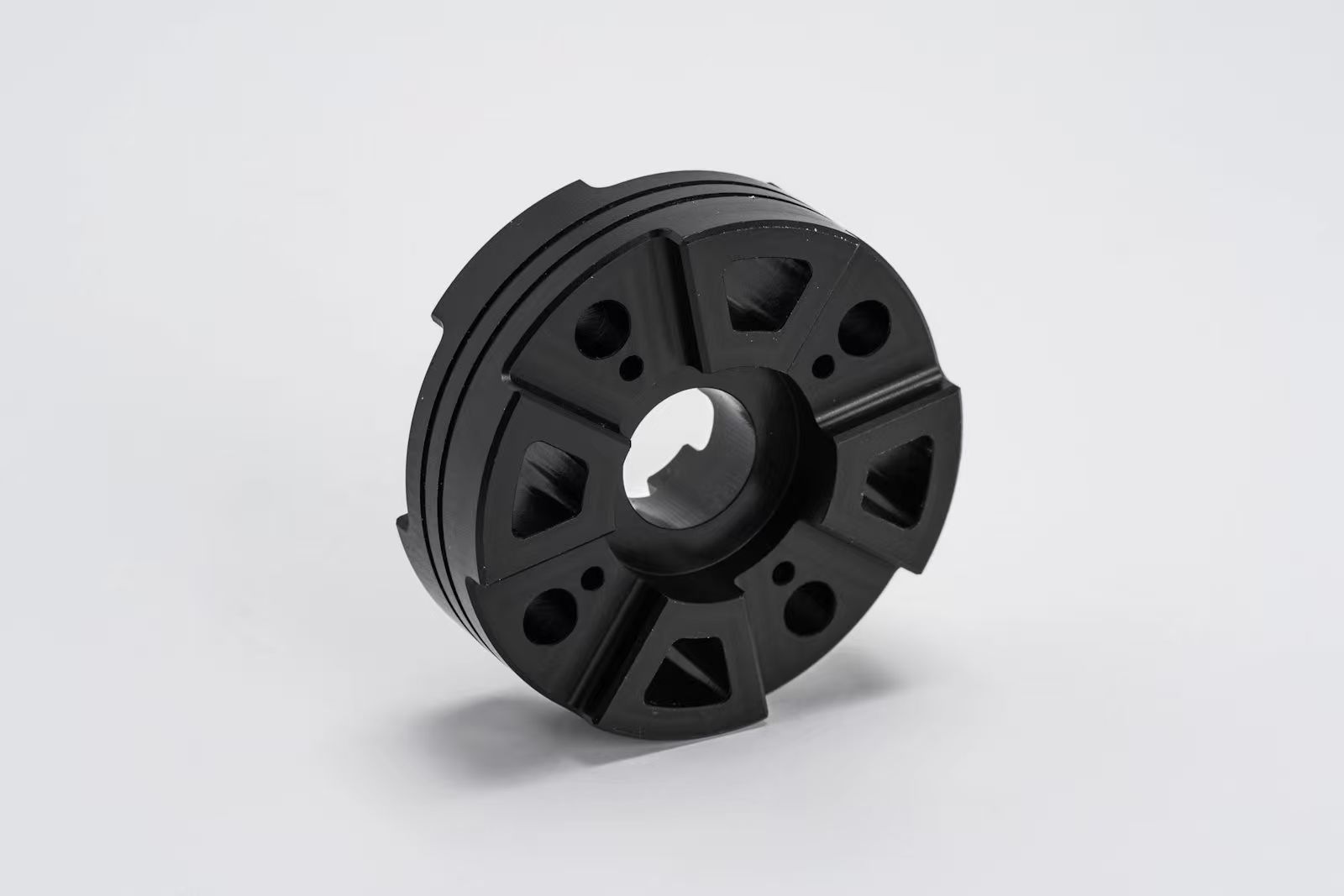 Delrin (POM-H) là gì và đặc tính vật liệu của nó là gì?